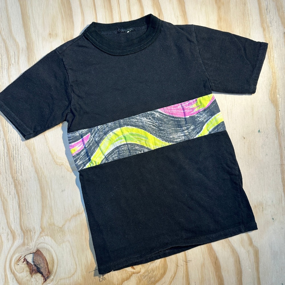 Boys Black Neon Abstract Wave Graphic T-Shirt Size 6-7 Retro 90s Style